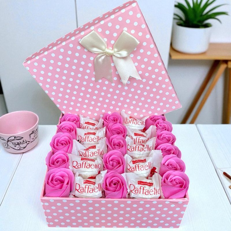 Szalagtűzőre - illatos szappanrózsával, raffaelloval