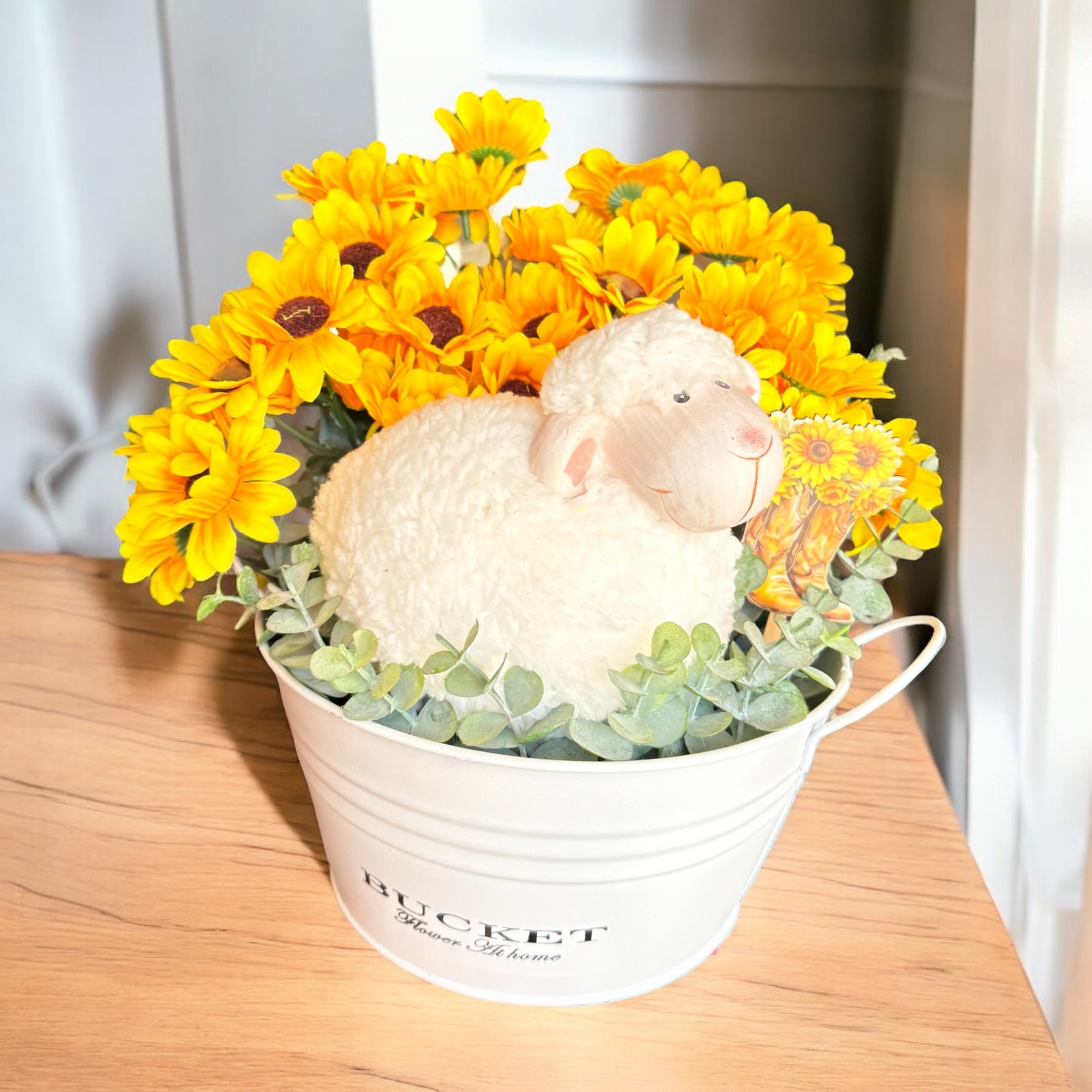 Tavaszi bárányos asztaldísz bádog kaspóban