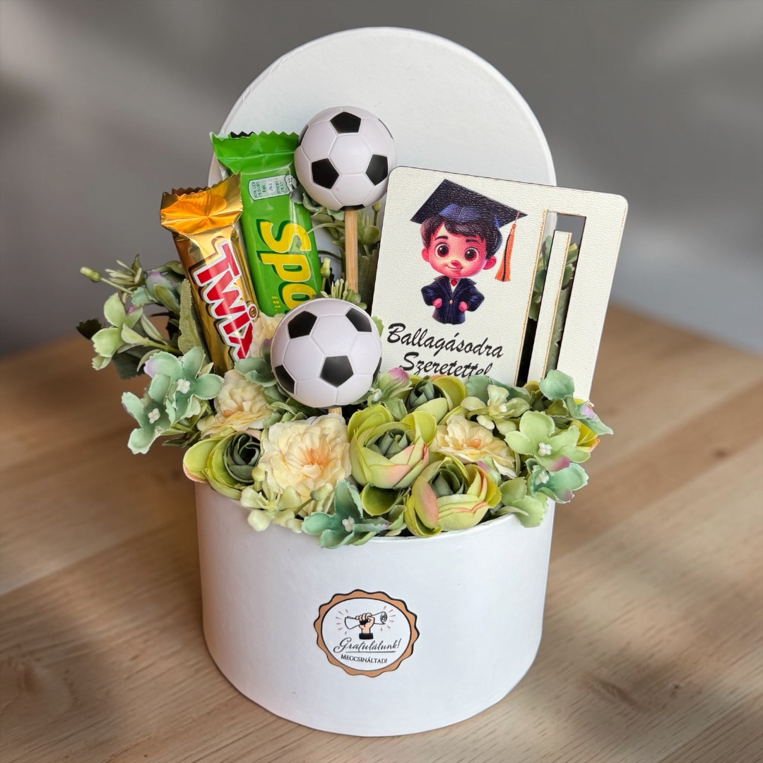 Ballagási ajándékbox - pénzátadóval, focilabdával